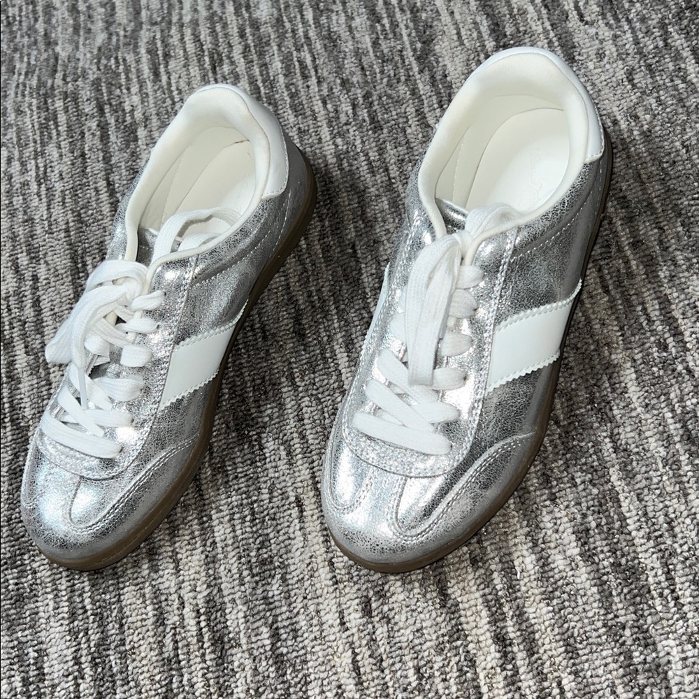 Universal Thread - Women's Spencer Fashion Sneakers Silver Size 6 - Picture 6 of 10